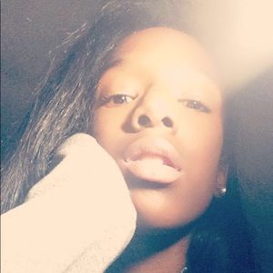 Meet your Posher, Anaya